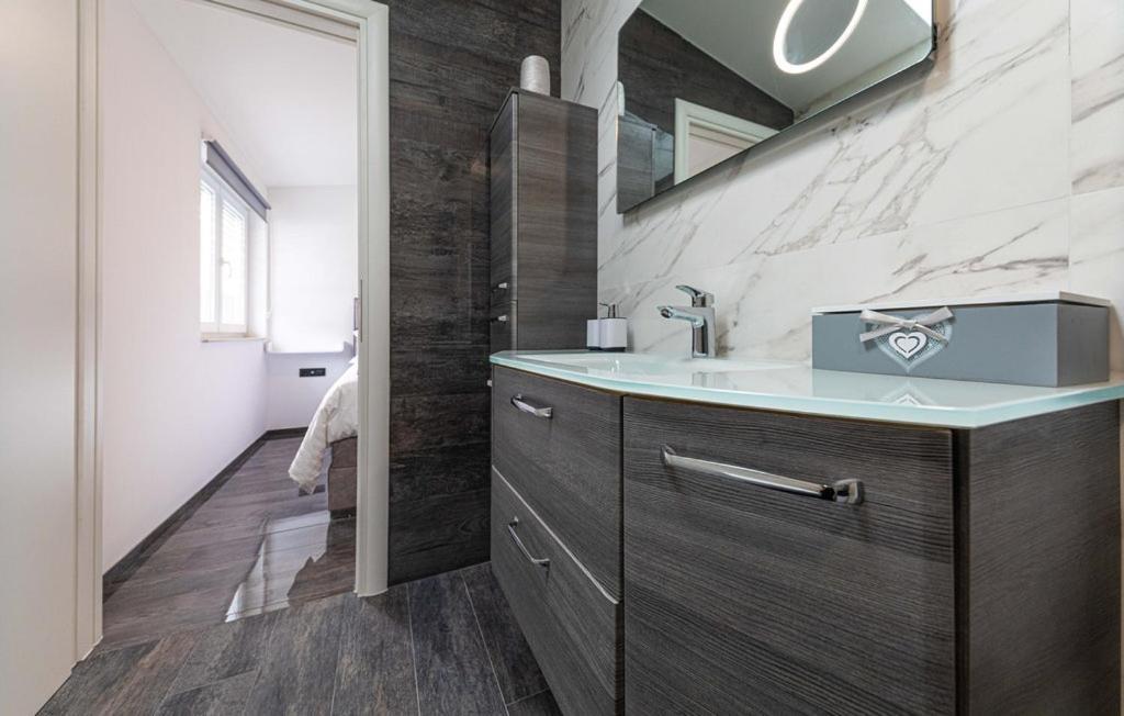 Premium Apartment With Jacuzzi 트로기르 외부 사진